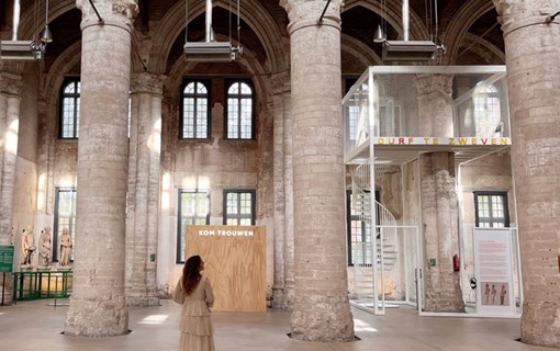 De grote kerk van Veere dankt zijn naam aan zijn reusachtige omvang.