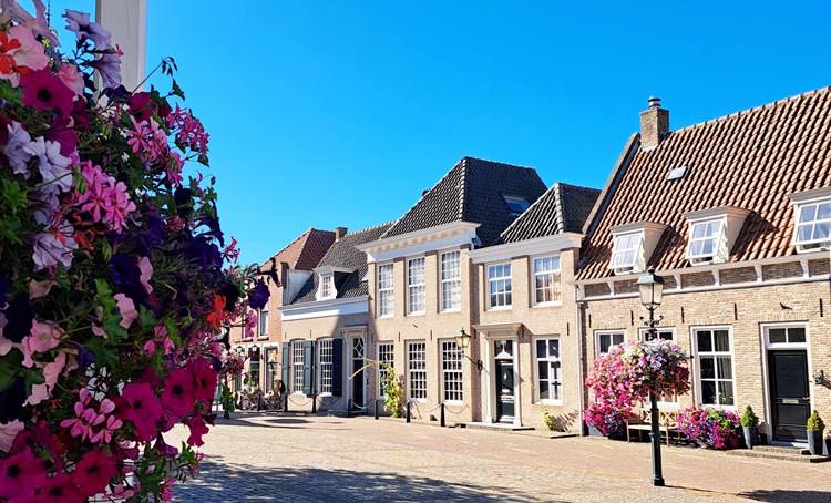 tholen dorp plein