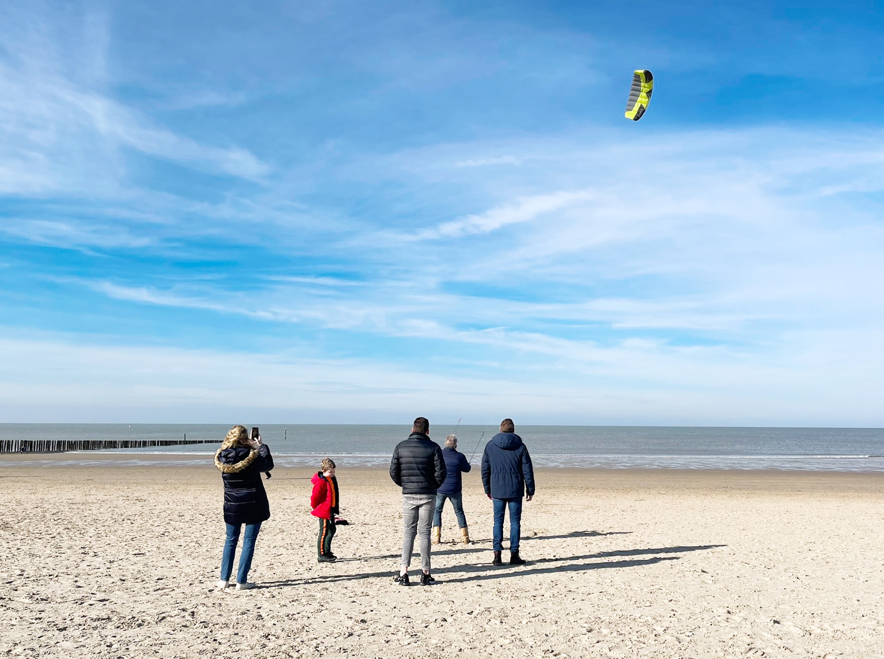 Groep op het strand bij Cadzand