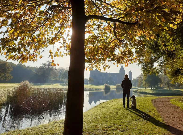 Wandelen met de hond bij kasteel Westhove