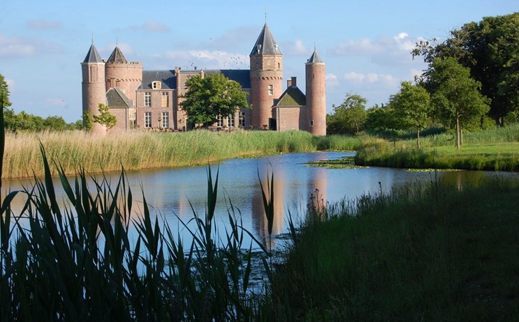 Kasteel Westhove in Oostkapelle is een prachtig kasteel in Zeeland. 