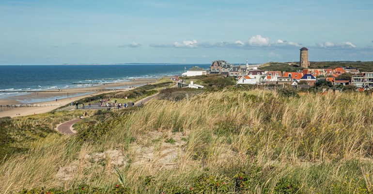 Badplaats Domburg in de duinen. Wat te doen in Domburg, lees het hier. 