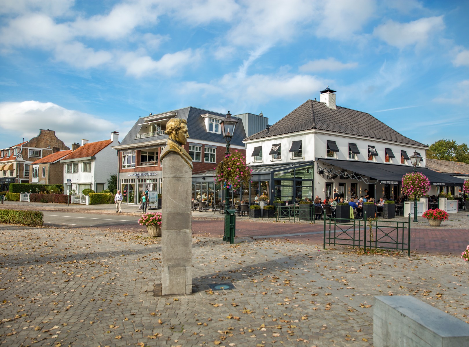 Sluis standbeeld van Dale