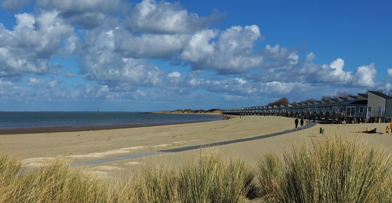 slaaphuisjes roompot strand overnachten