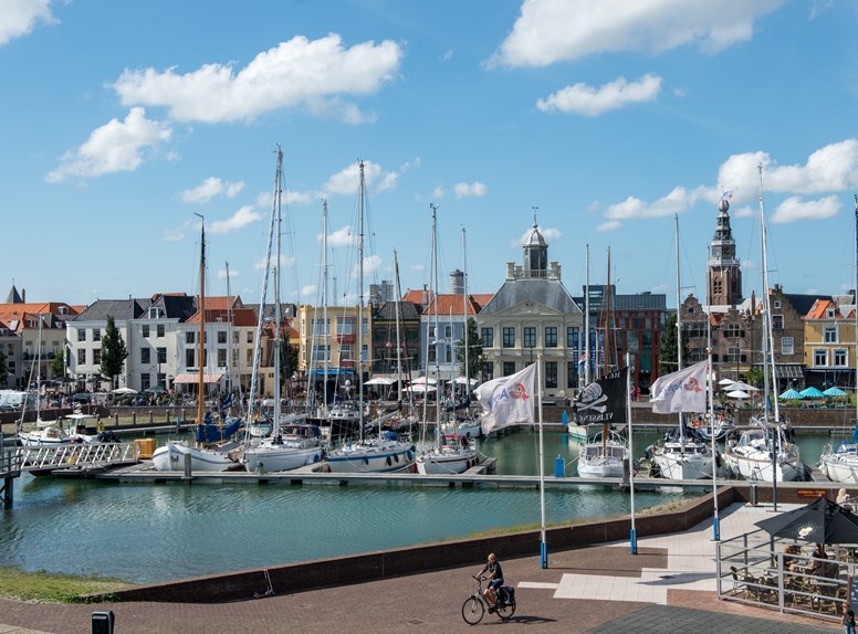 Haven stad zomer