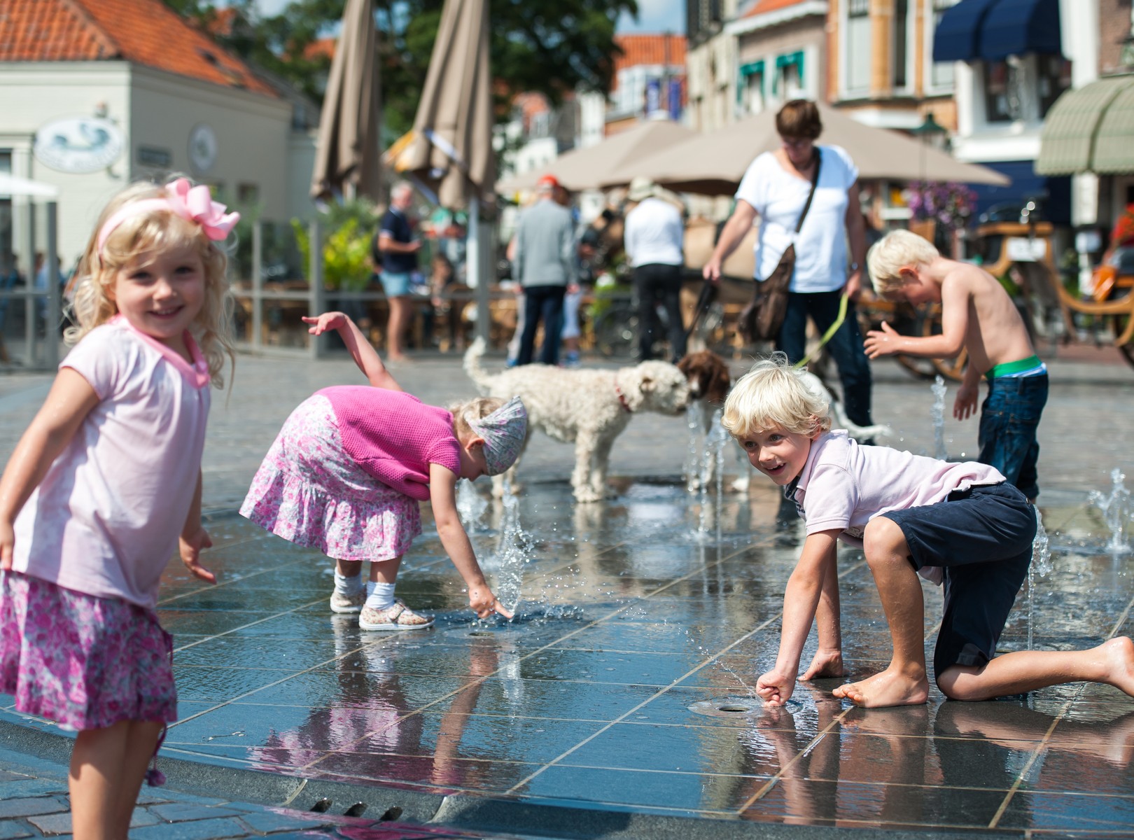 Kinderen spelen water