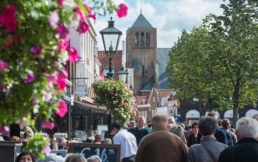 Sluis druk stad terras mensen