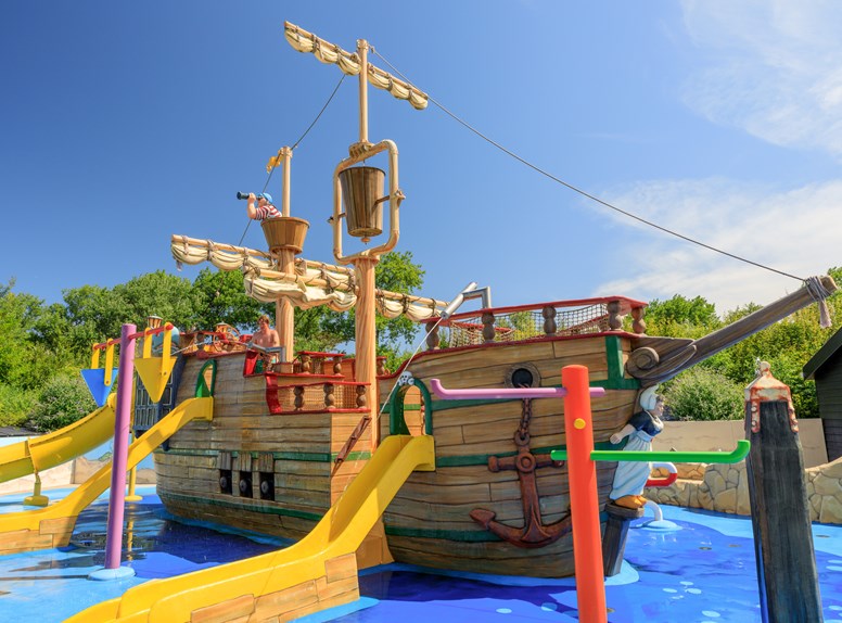 Vakantiepark De Meerpaal speelschip