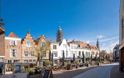 Terrassen in het centrum van de stad Middelburg