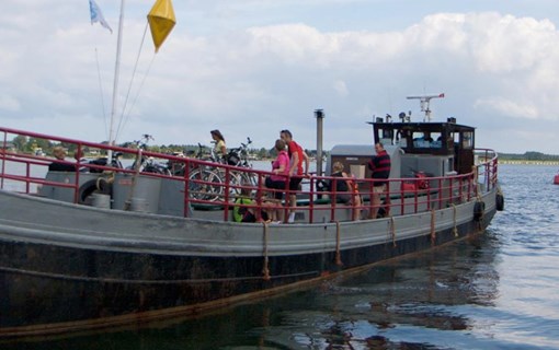 Fiets-voet verkeer met de boot in Noord-Beveland