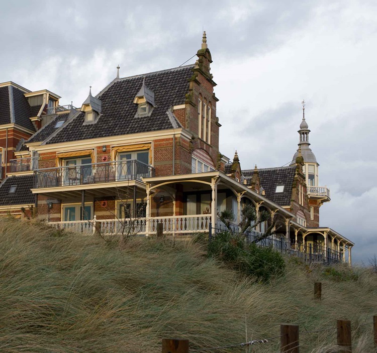 Slapen kust Badhotel Domburg