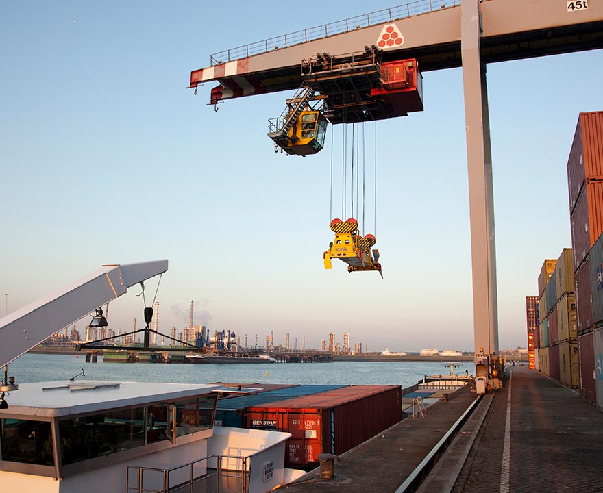 Beeld van logistiek Zeeland - Container kraan aan het werk