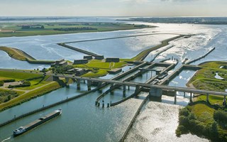 Schip in North Sea Port als onderdeel van Zeeland maritiem