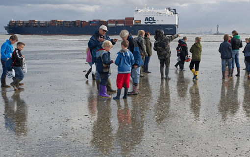 Kinderen krijgen buiten les