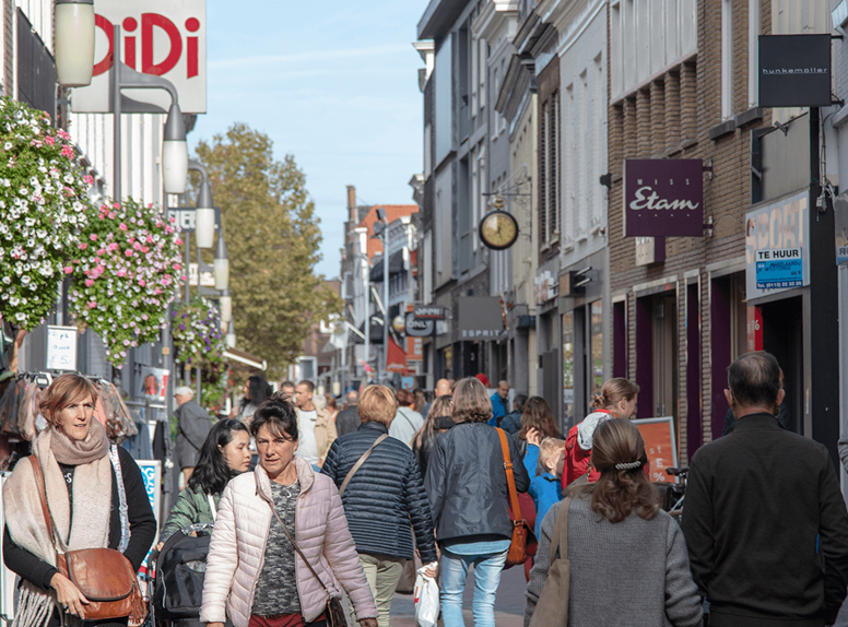Shoppen in Goes. Het divers winkelaanbod in Goes spreekt iedere shopper aan, Bezoek ook eens de gezellige weekmarkt in Goes