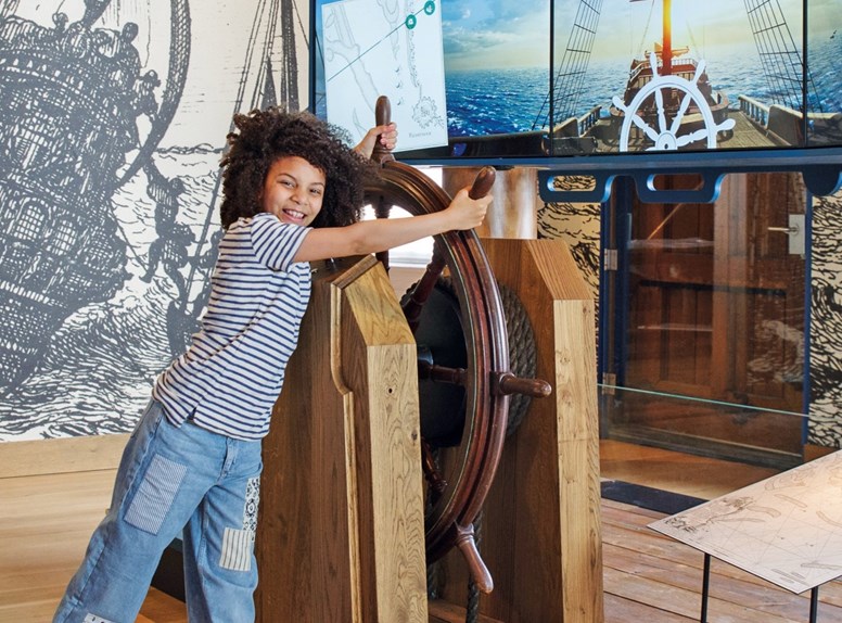 Kind in Maritiem MuZEEum Zeeland